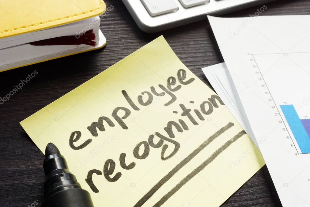 7 Undeniable Benefits of Employee Recognition at Work