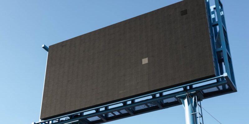 advantages of billboard advertising