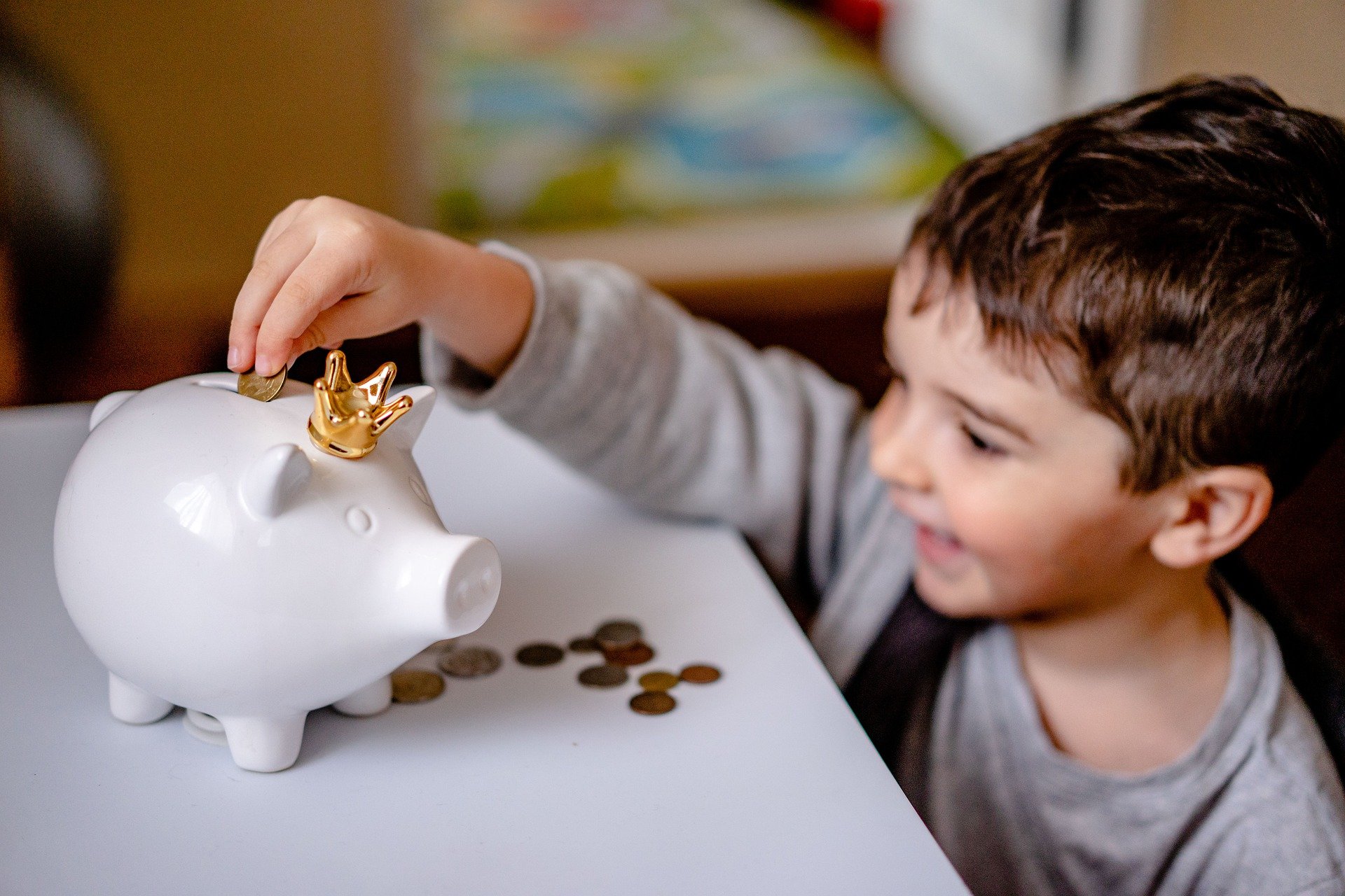 Smart Financial Moves for Parents With Young Children (That Your Future Self Will Thank You For)